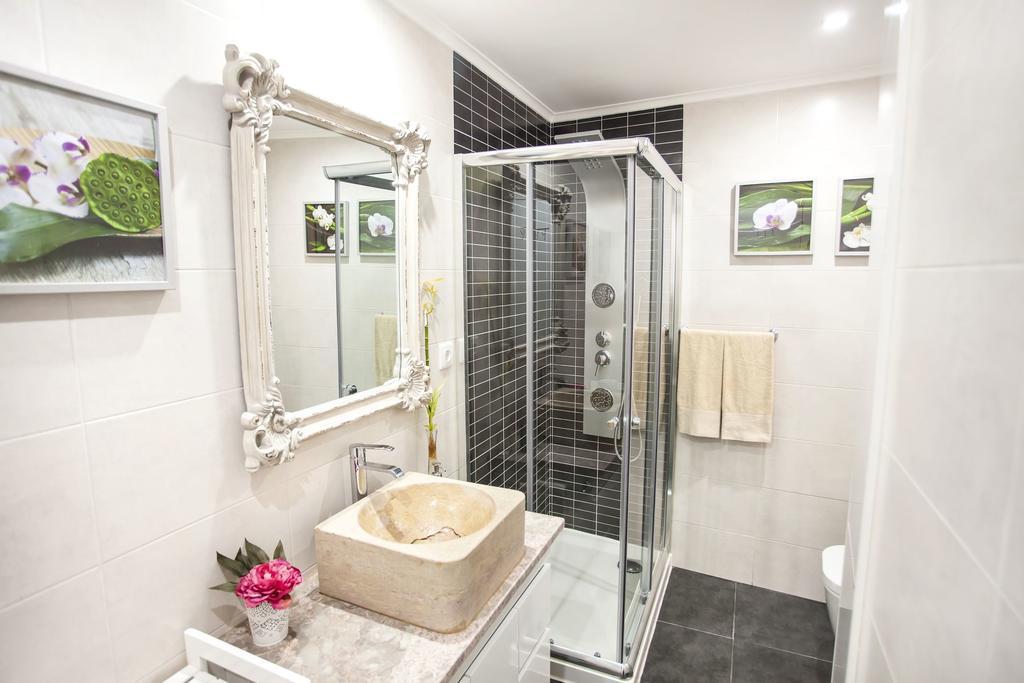 Typical Bairro Alto Apartment 리스본 외부 사진